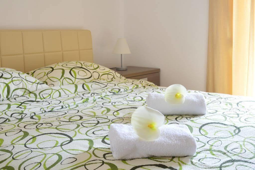 Apartment Riva Sea View Umag Exterior photo